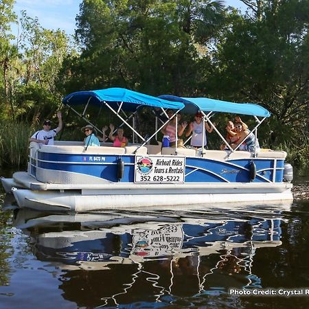 River Safaris, Stationary Class A Motorcoach, Old Homosassa Exteriér fotografie