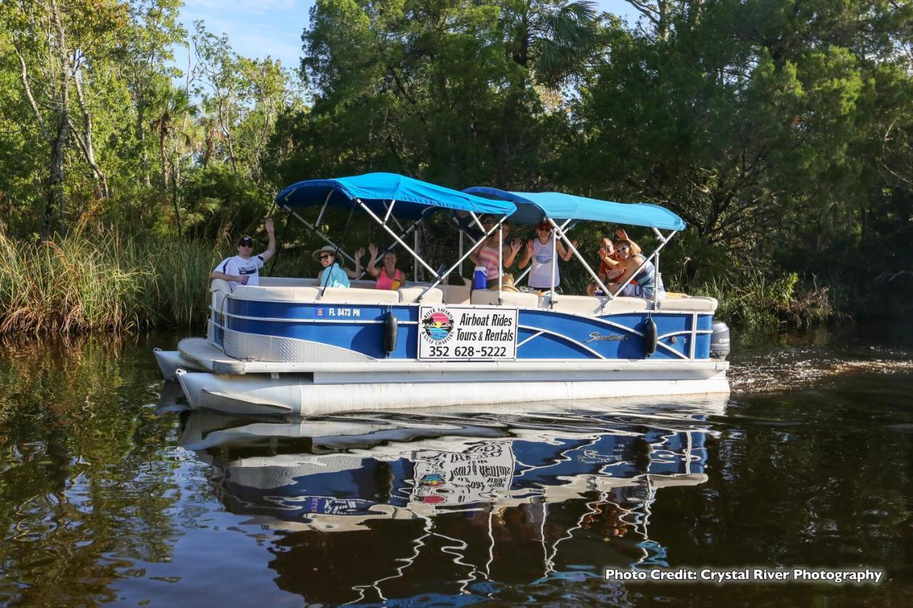 River Safaris, Stationary Class A Motorcoach, Old Homosassa Exteriér fotografie